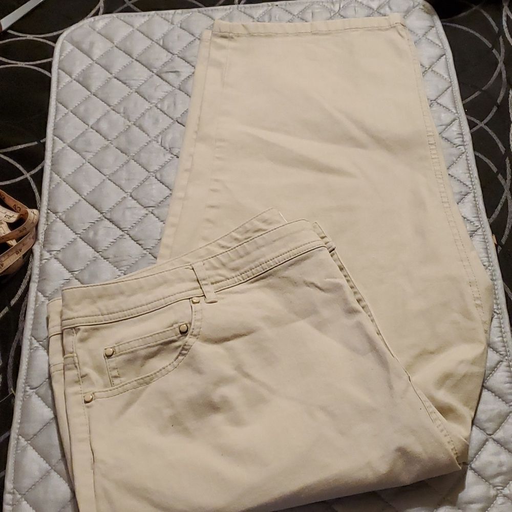Denim & Co. Modern waist Cropped Jeans 22W